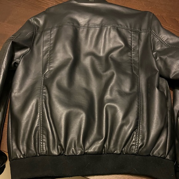 Calvin Klein men’s vegan leather bomber jacket - Picture 3 of 3